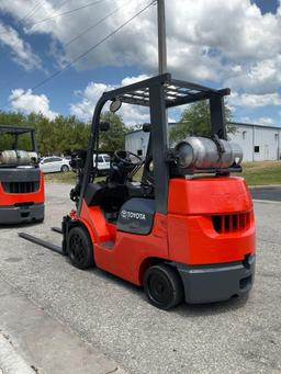 TOYOTA FORKLIFT MODEL 7FGCU25, LP POWERED, APPROX MAX CAPACITY 4700, MAX HEIGHT 80in, TILT, SIDE