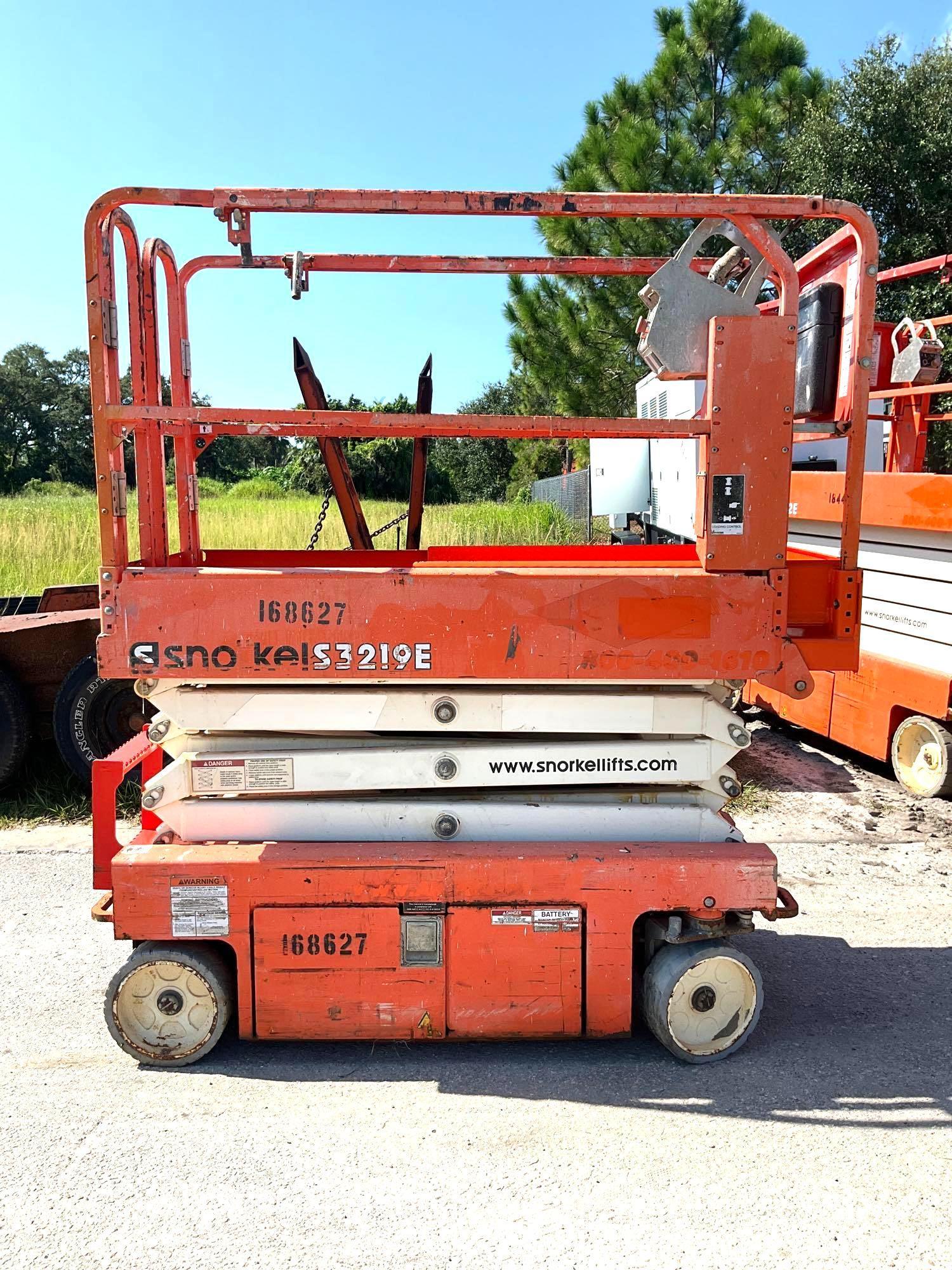 2016 SNORKEL SCISSOR LIFT MODEL S3219E ANSI , ELECTRIC, APPROX MAX PLATFORM HEIGHT 19FT, NON MARK...