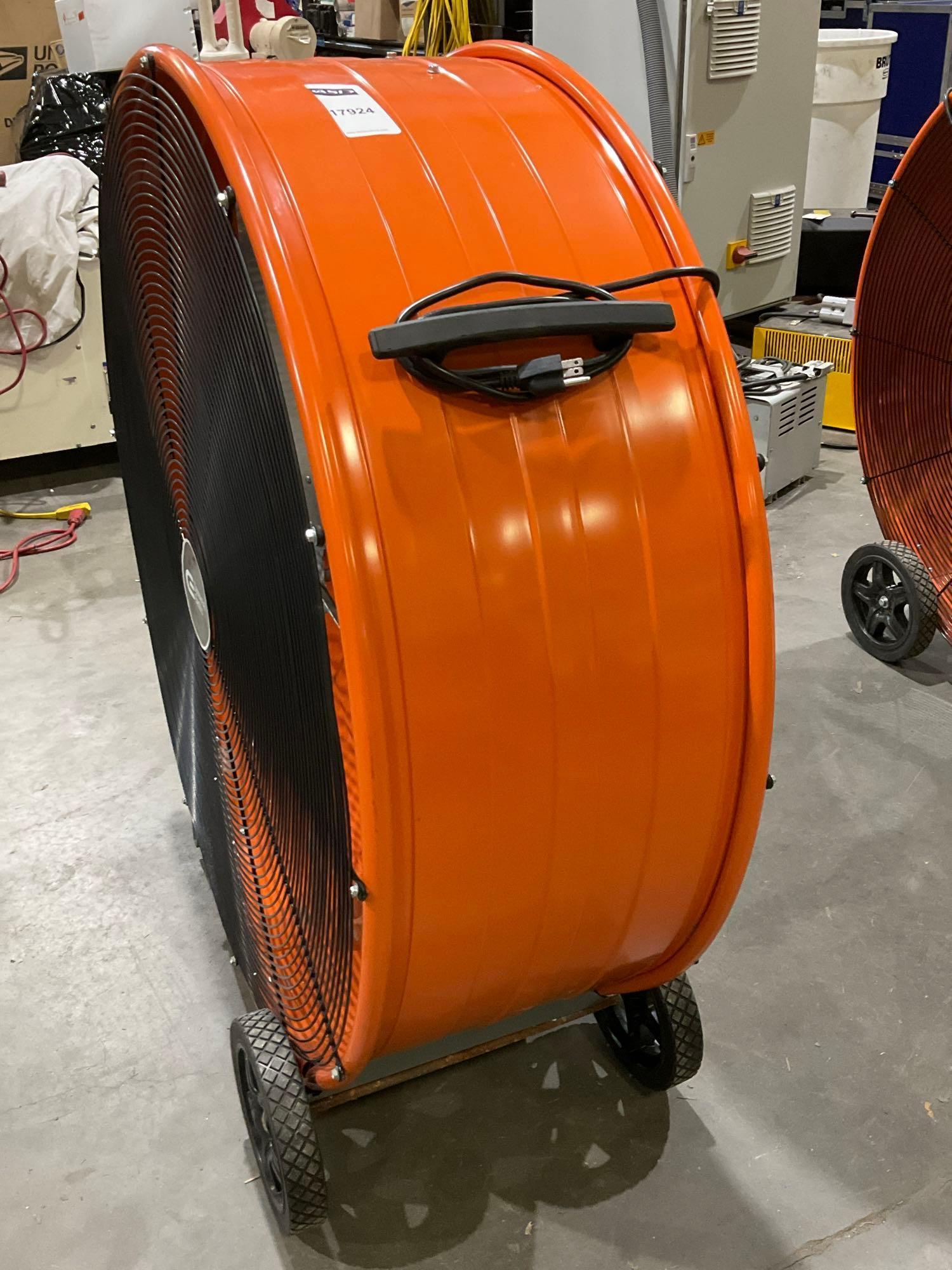 UNUSED 42" COMMERCIAL ELECTRIC PORTABLE BARREL FAN