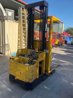YALE ORDER PICKER MODEL OS030ECN24TE105, ELECTRIC, APPROX 24VOLTS, APPROX MAX CAPACITY 3000LBS, A...