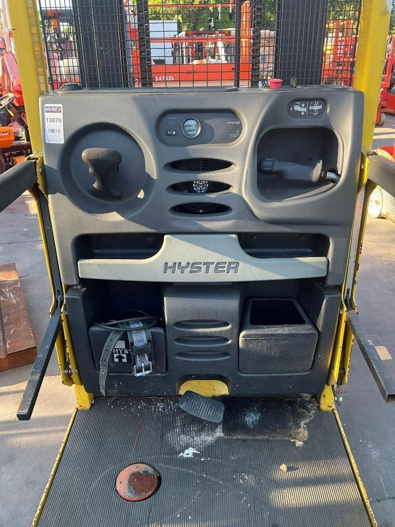 HYSTER ORDER PICKER MODEL R30XMS2, ELECTRIC, APPROX 24VOLTS, APPROX MAX CAPACITY 3000LBS, APPROX ...