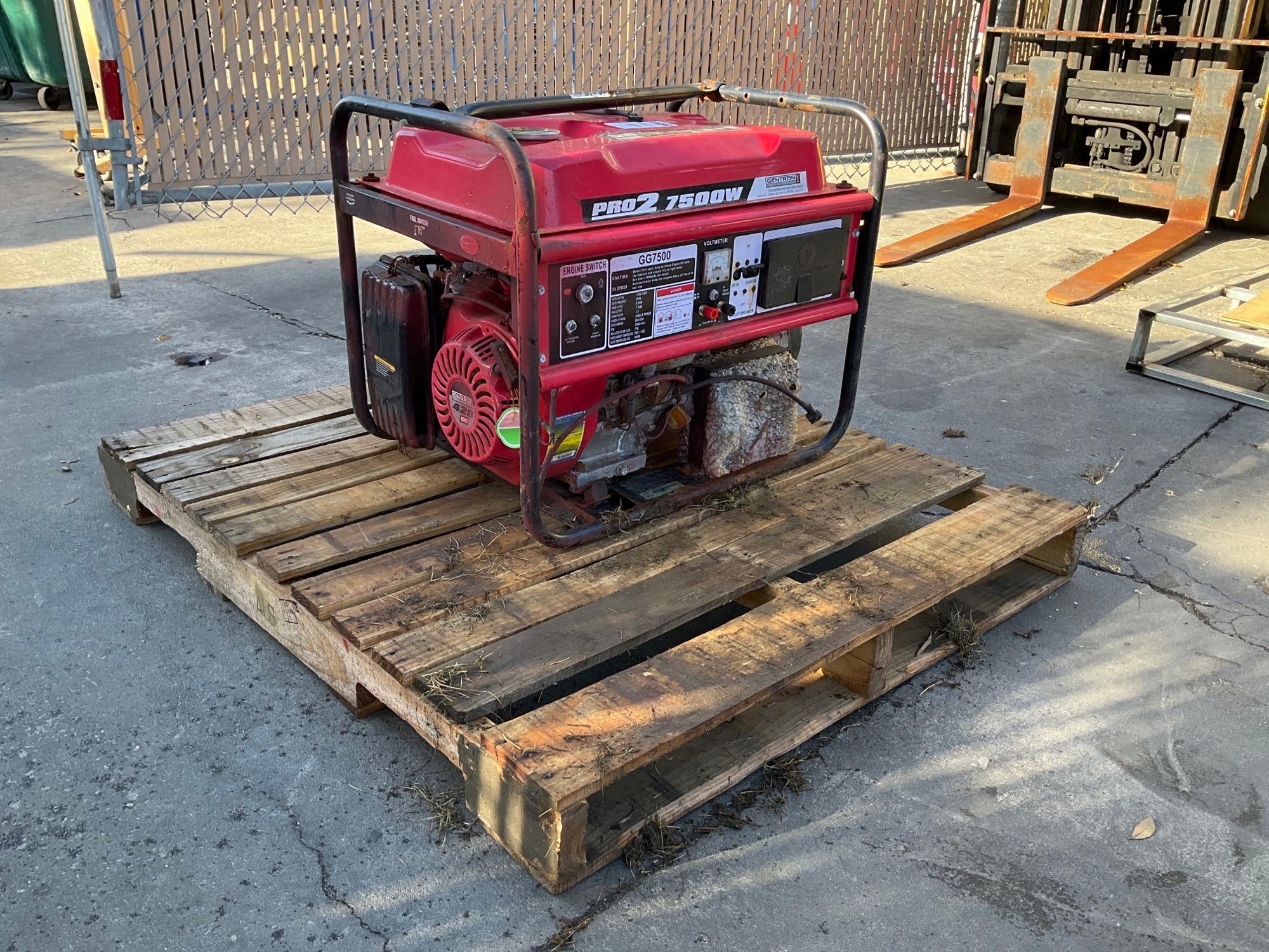 GENTRON PRO2 7500W GENERATOR MIDEL GG7500, GAS POWERED, APPROX 120/240 RATED VOLTS, SINGLE PHASE,