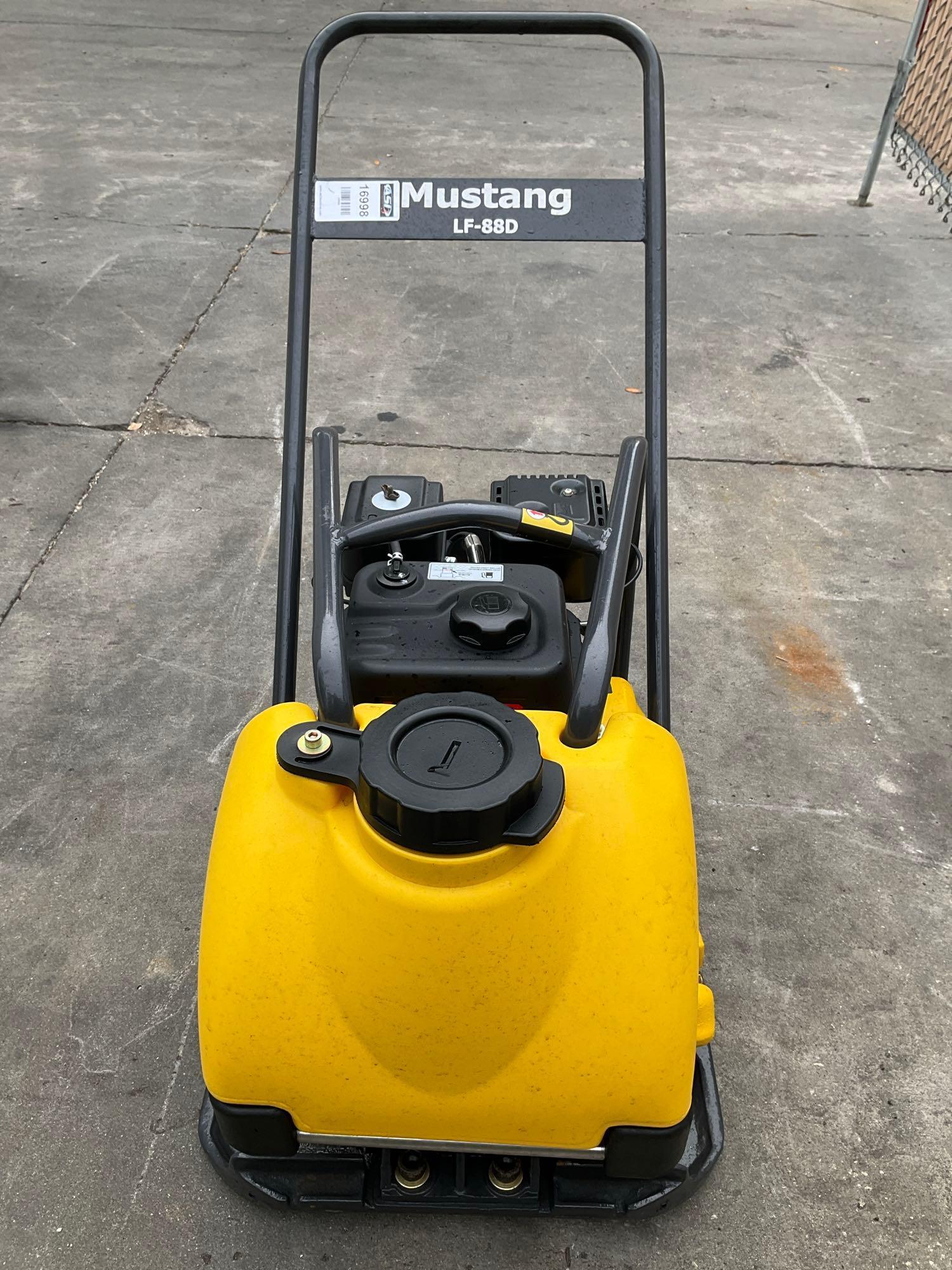 UNUSED MUSTANG LF-88 PLATE COMPACTOR WITH LONCIN 196cc ENGINE, GAS POWERED