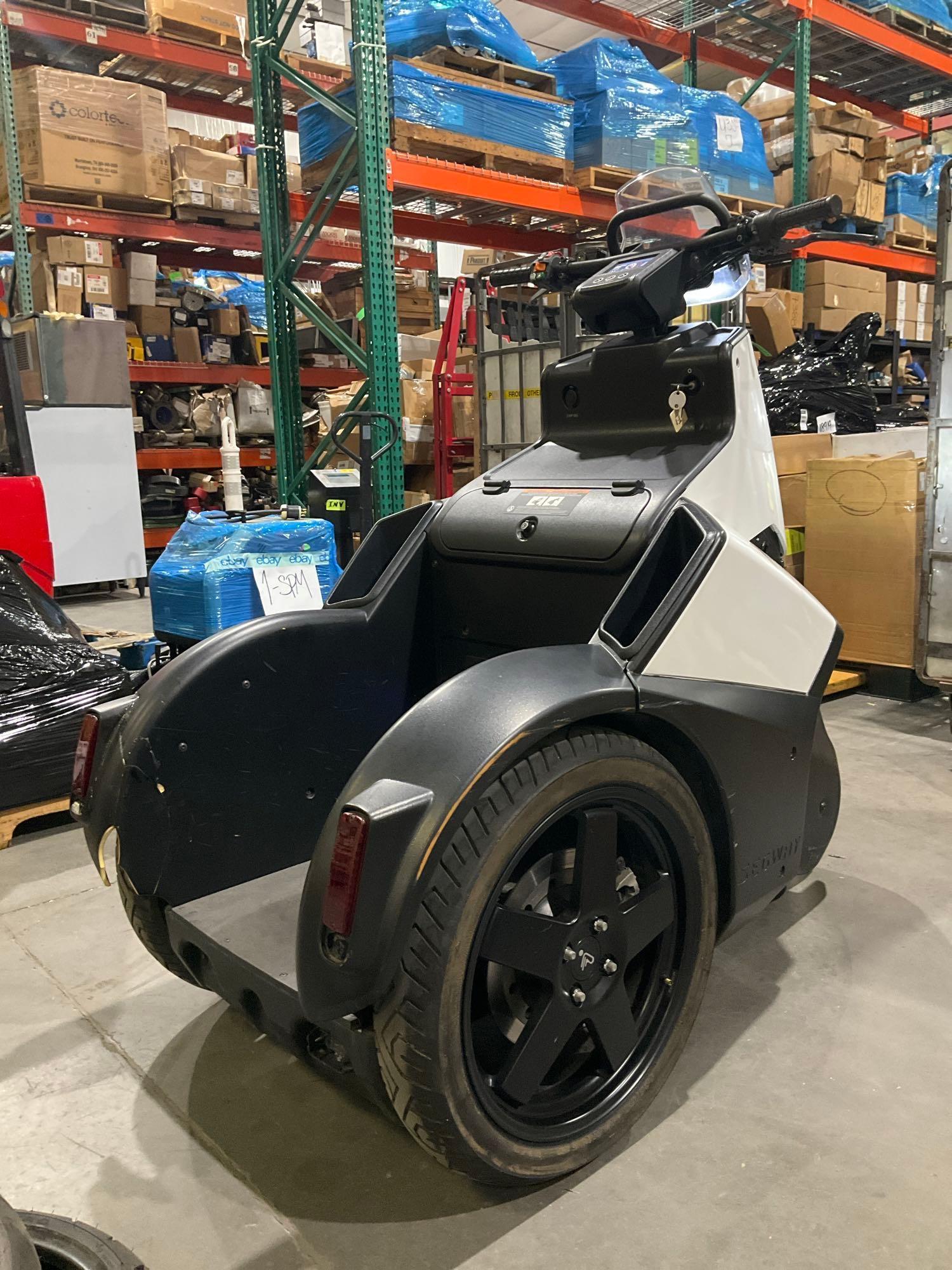 SEGWAY SE-3 PATROLLER, ELECTRIC, 100-240VAC, BILL OF SALE ONLY, RUNS & DRIVES , EXTRA TIRES INCLU...