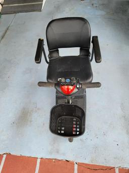 GOGO ELITE TRAVELLER WHEELCHAIR SCOOTER WITH NEW BATTERY PACK , RUNS