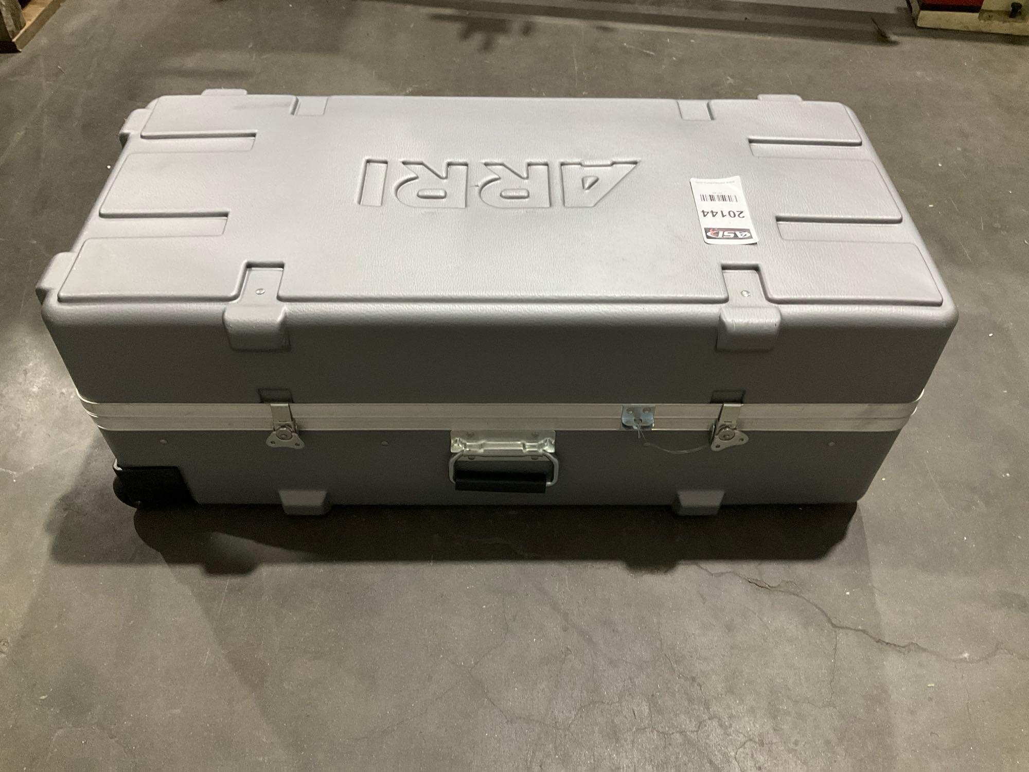 ARRI 650 PLUS LIGHTS IN CARRYING CASE...