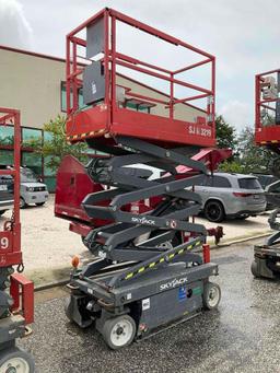SKYJACK SCISSOR LIFT MODEL SJIII 3219, ELECTRIC, APPROX MAX PLATFORM HEIGHT 19FT, NON MARKING TIR...