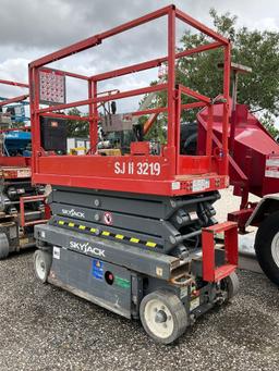 SKYJACK SCISSOR LIFT MODEL SJIII 3219, ELECTRIC, APPROX MAX PLATFORM HEIGHT 19FT, NON MARKING TIR...