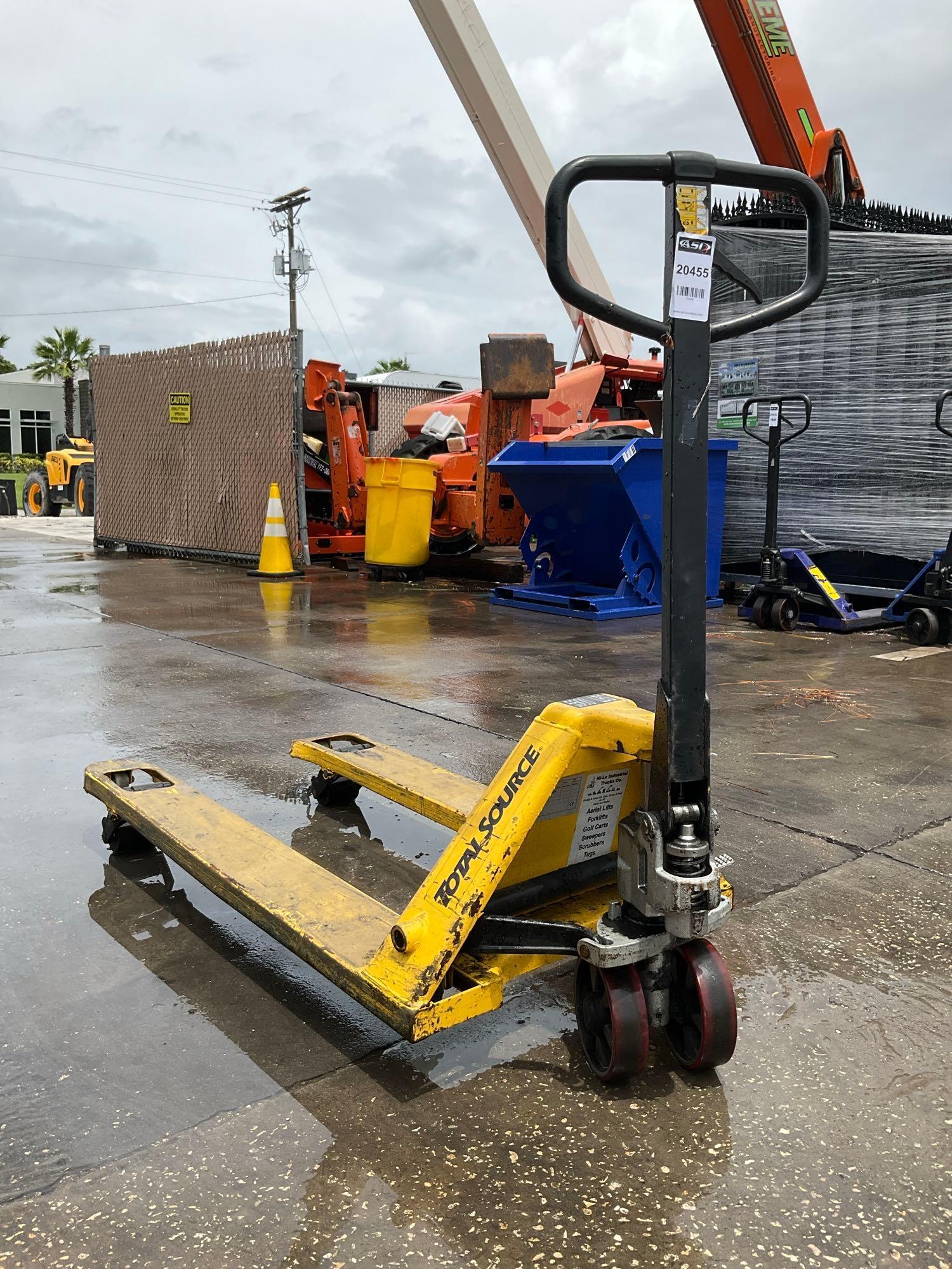 TOTAL SOURCE...STANDARD HYDRAULIC PALLET JACK, MAX CAPACITY 5500LBS