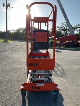 2015 SNORKEL SCISSOR LIFT MODEL S3008P, ELECTRIC, APPROX MAX PLATFORM HEIGHT 8FT, BUILT IN BATTERY
