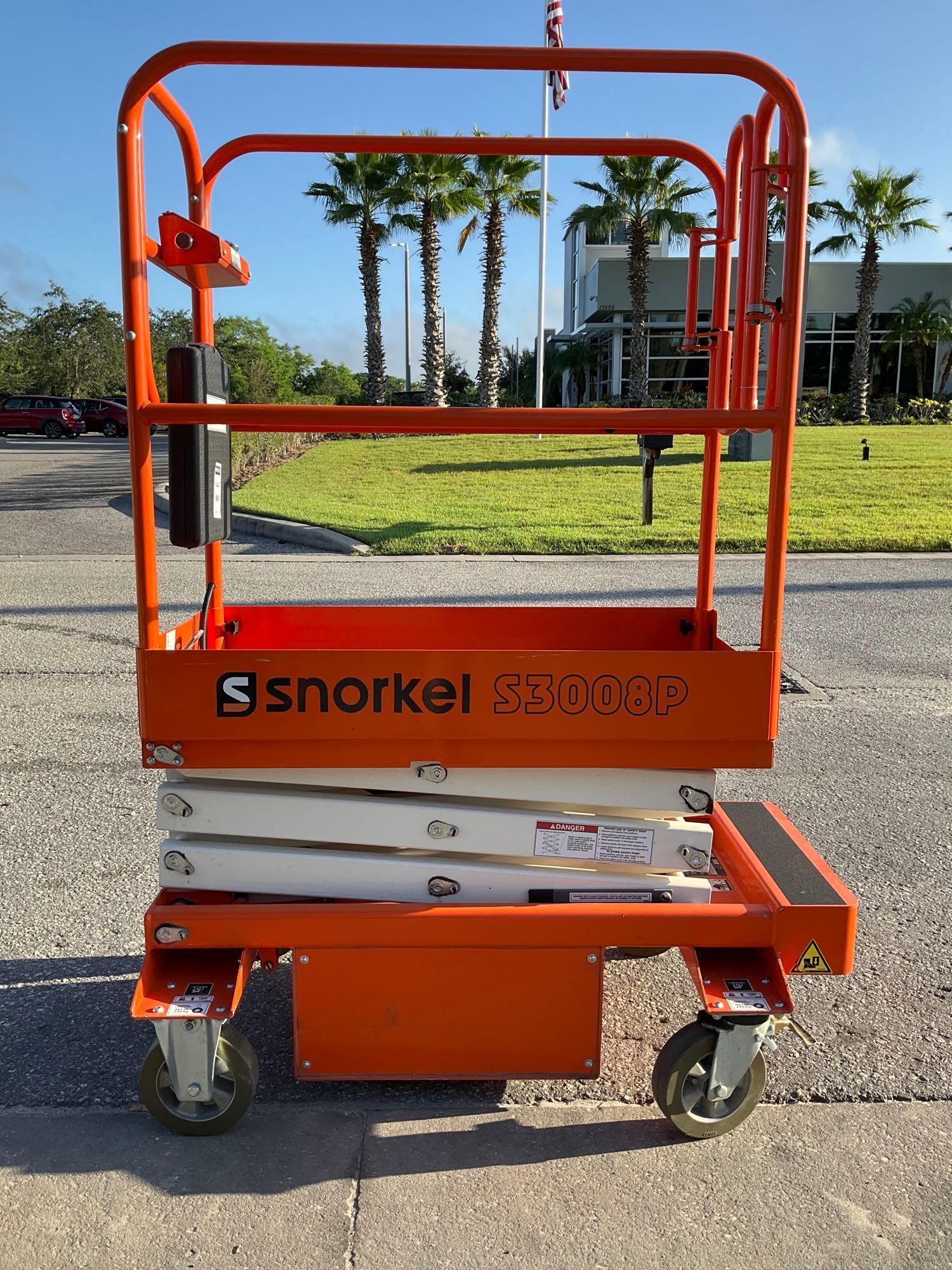 2015 SNORKEL SCISSOR LIFT MODEL S3008P, ELECTRIC, APPROX MAX PLATFORM HEIGHT 8FT, BUILT IN BATTERY