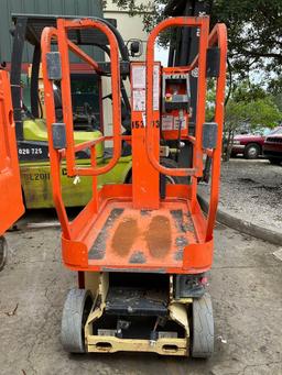 2015 JLG MANLIFT MODEL 1230ES, ELECTRIC, APPROX MAX PLATFORM HEIGHT 12FT, NON MARKING TIRES, BUILT
