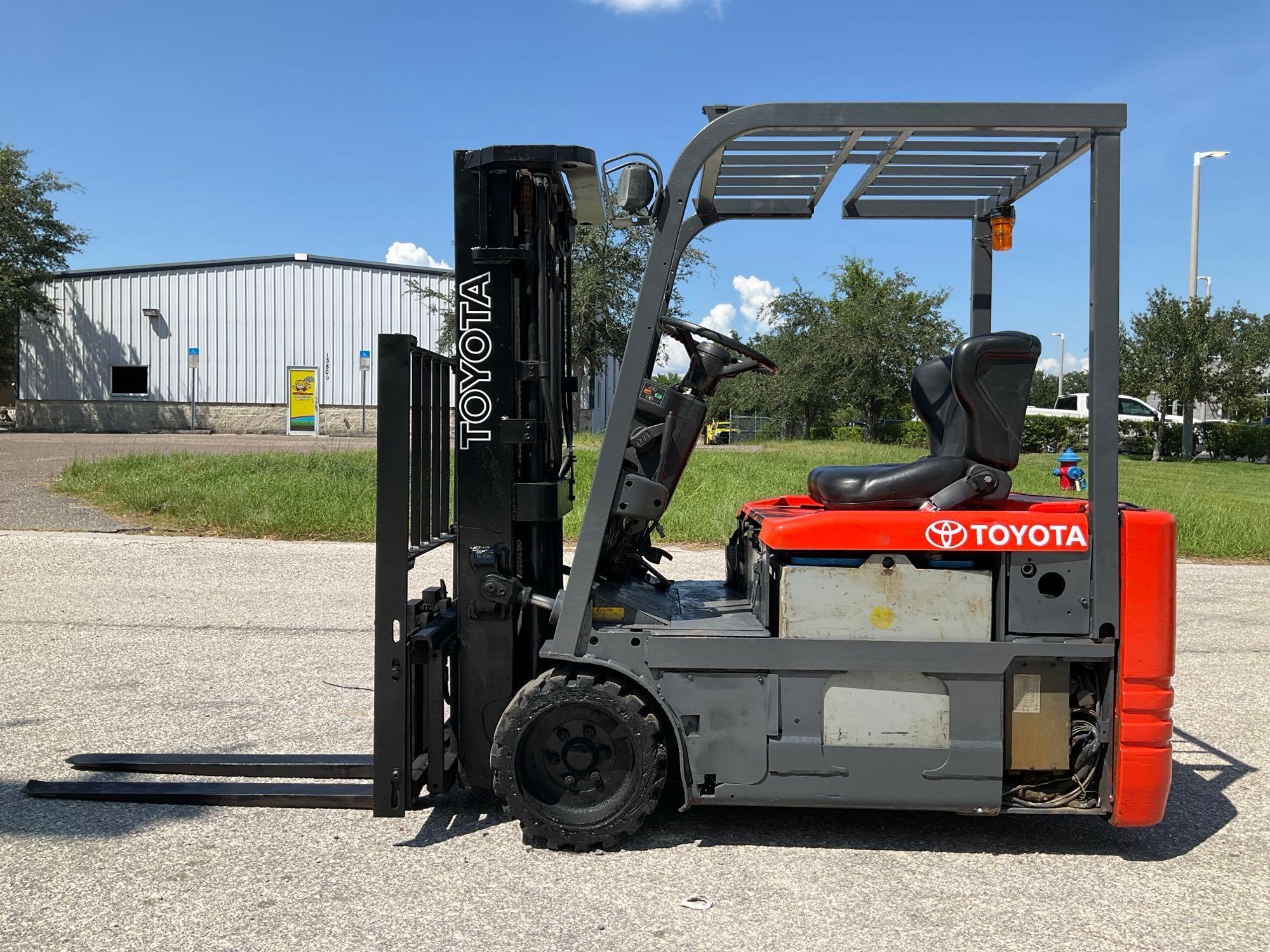 TOYOTA FORKLIFT MODEL 5FBE15, ELECTRIC, APPROX MAX CAPACITY 2800, MAX HEIGHT 107IN, TILT, SIDE SH...
