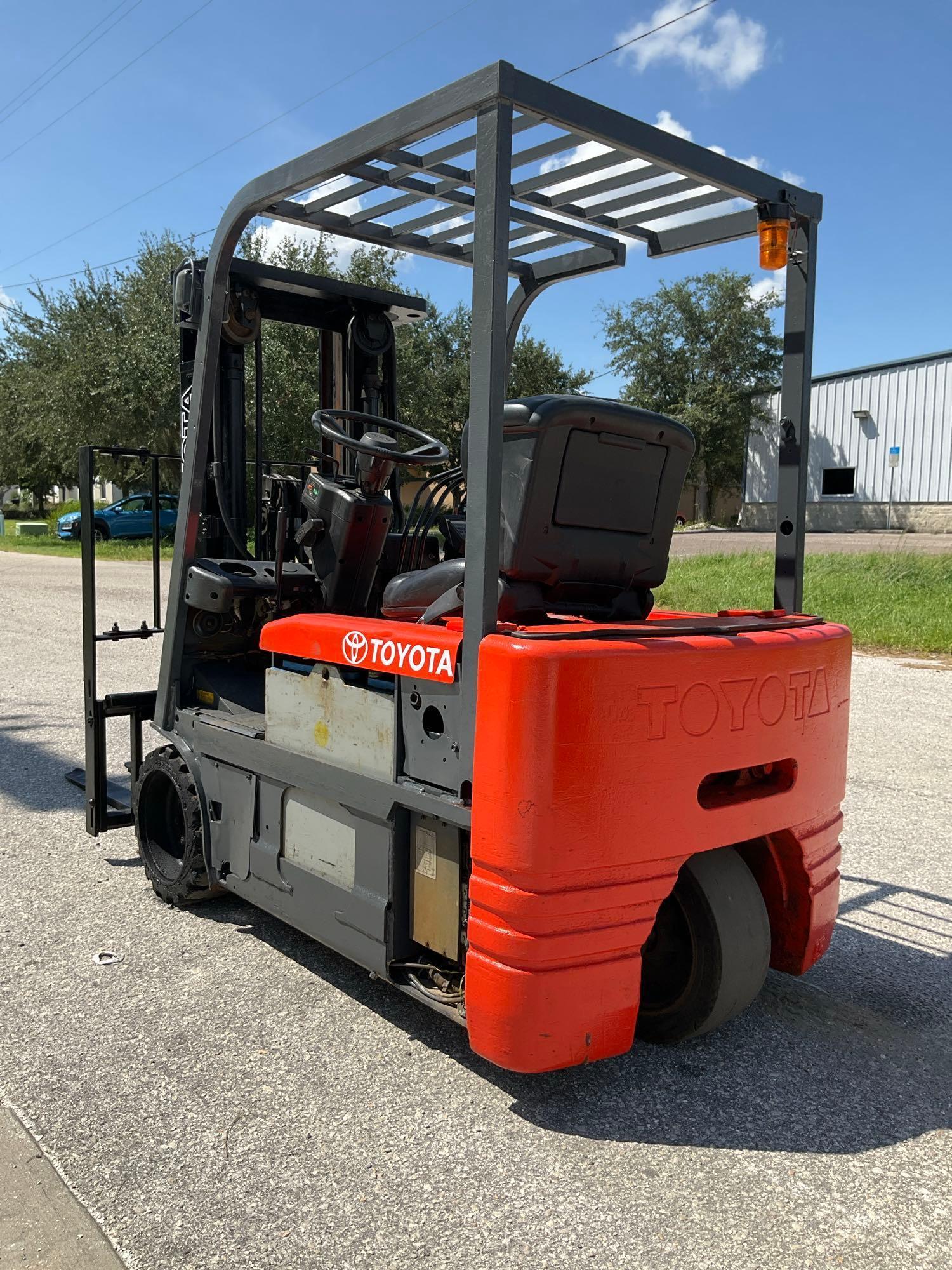 TOYOTA FORKLIFT MODEL 5FBE15, ELECTRIC, APPROX MAX CAPACITY 2800, MAX HEIGHT 107IN, TILT, SIDE SH...