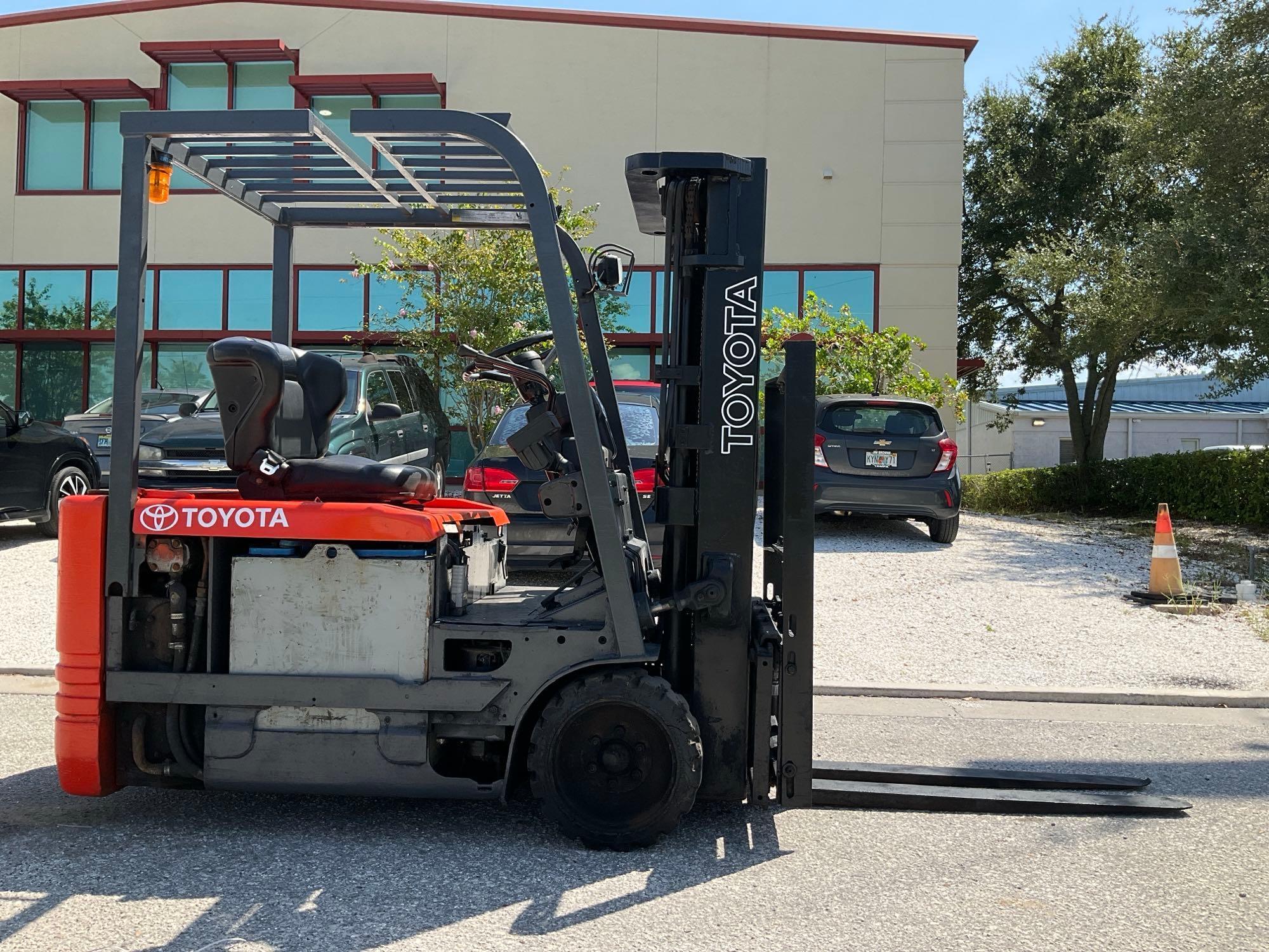 TOYOTA FORKLIFT MODEL 5FBE15, ELECTRIC, APPROX MAX CAPACITY 2800, MAX HEIGHT 107IN, TILT, SIDE SH...