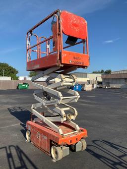 2015 SNORKEL SCISSOR LIFT MODEL S3219E ANSI, ELECTRIC, APPROX MAX PLATFORM HEIGHT 19FT, BUILT IN