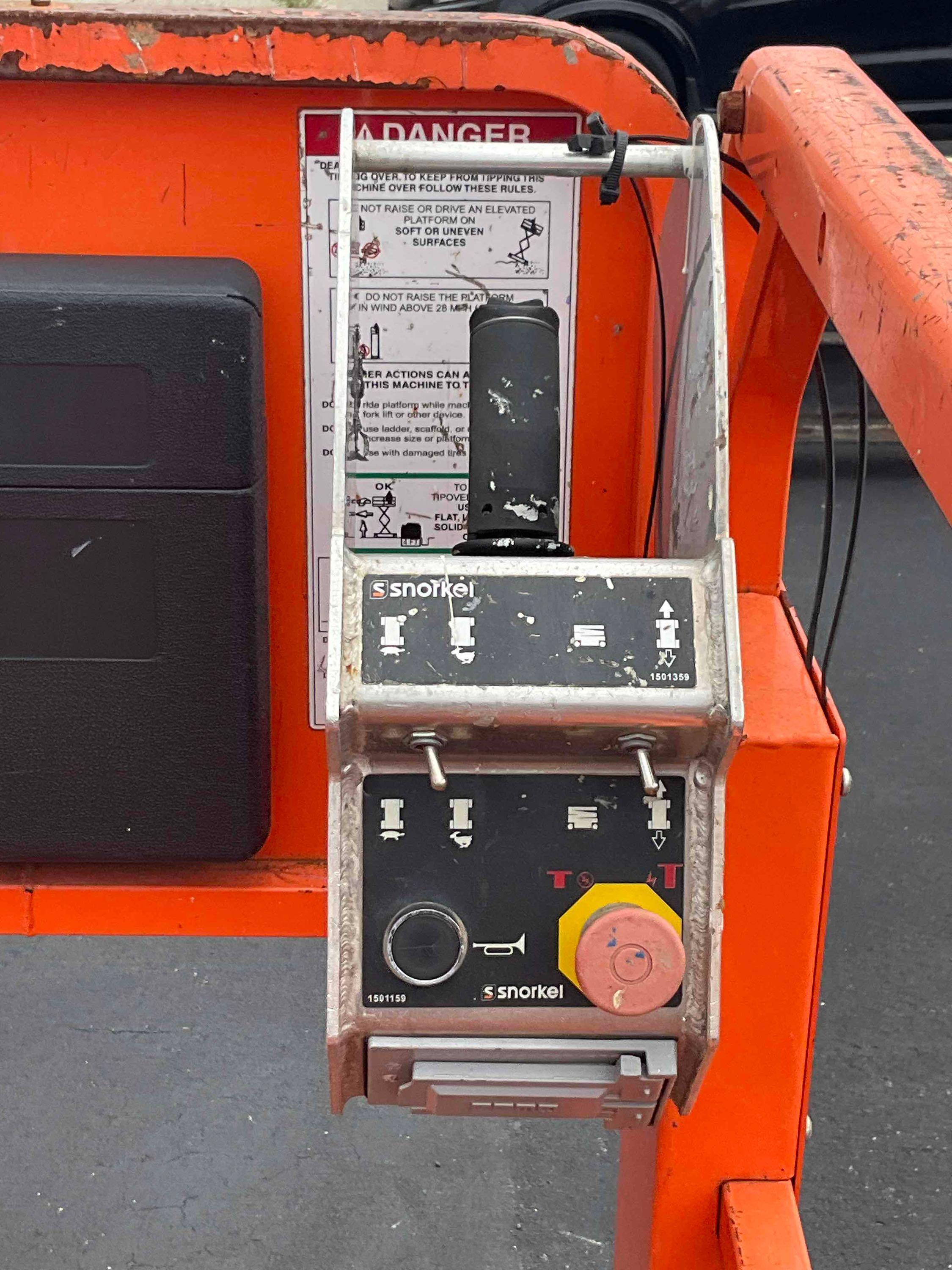 2018 SNORKEL SCISSOR LIFT MODEL S3219E ANSI , ELECTRIC, APPROX MAX PLATFORM HEIGHT 19FT, NON MARK...