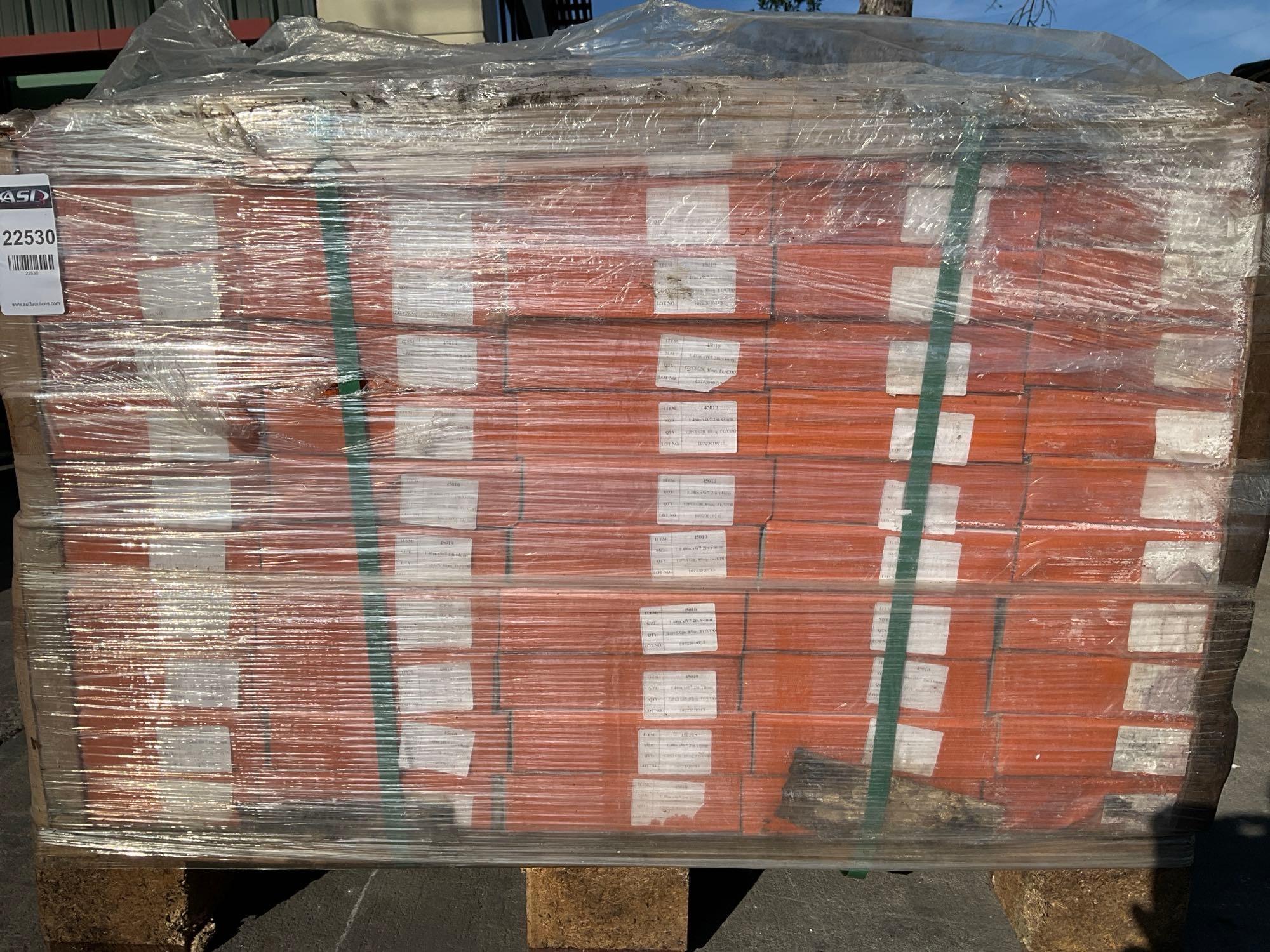 ( 1 ) PALLET UNUSED LIFEPROOF SPC LUXURY FLOORING, 48in L x 7.2in W x 4mm PER PIECE, APPROX 55 CASE
