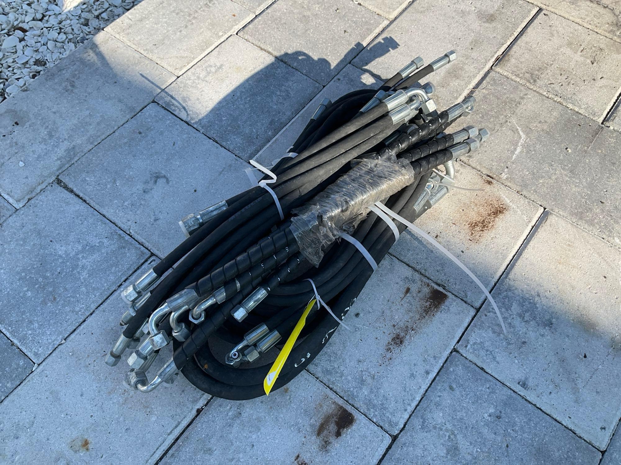 ( 1 ) BUNDLE OF UNUSED HYDRAULIC HOSES FOR EXCAVATOR