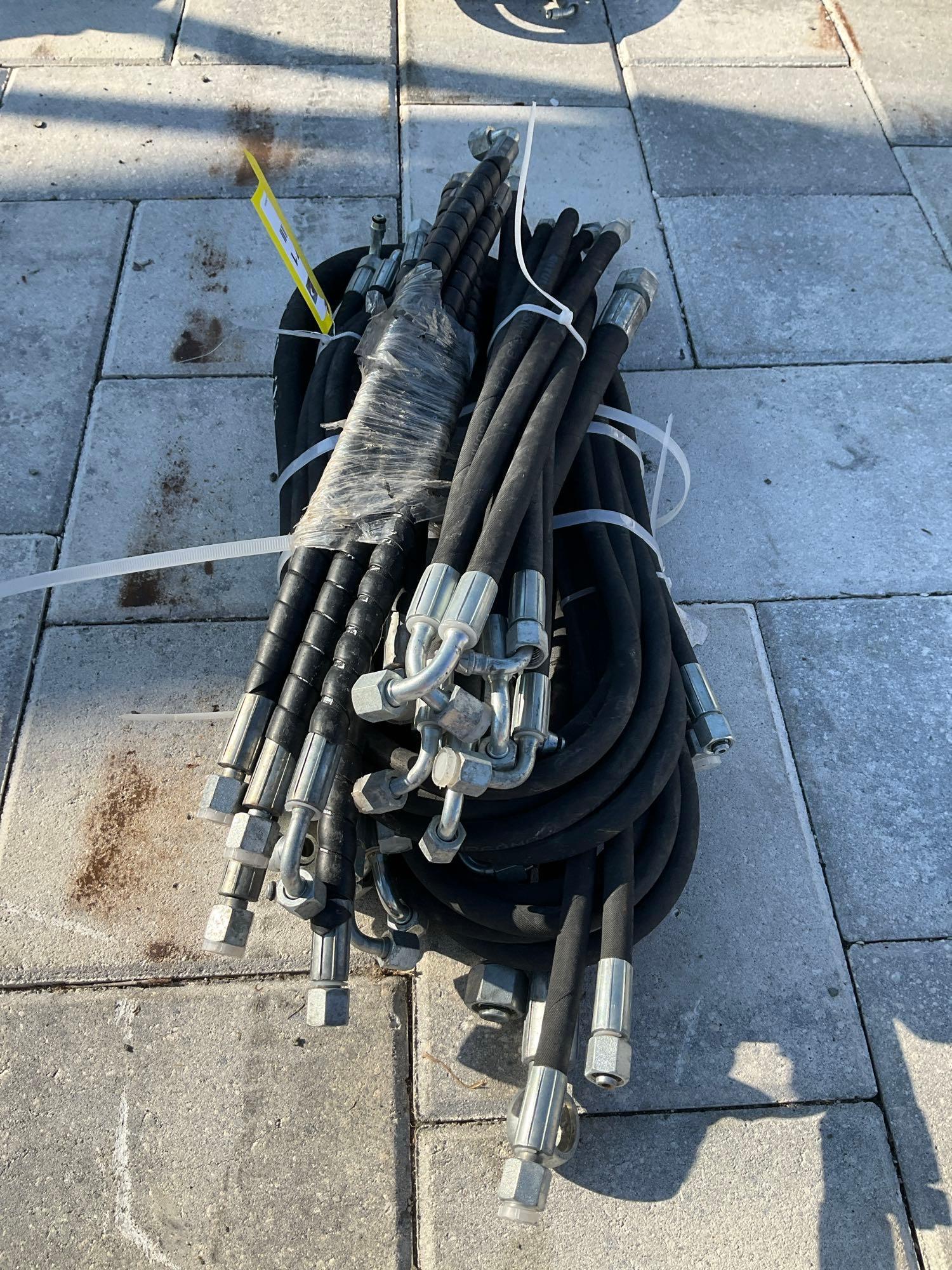 ( 1 ) BUNDLE OF UNUSED HYDRAULIC HOSES FOR EXCAVATOR