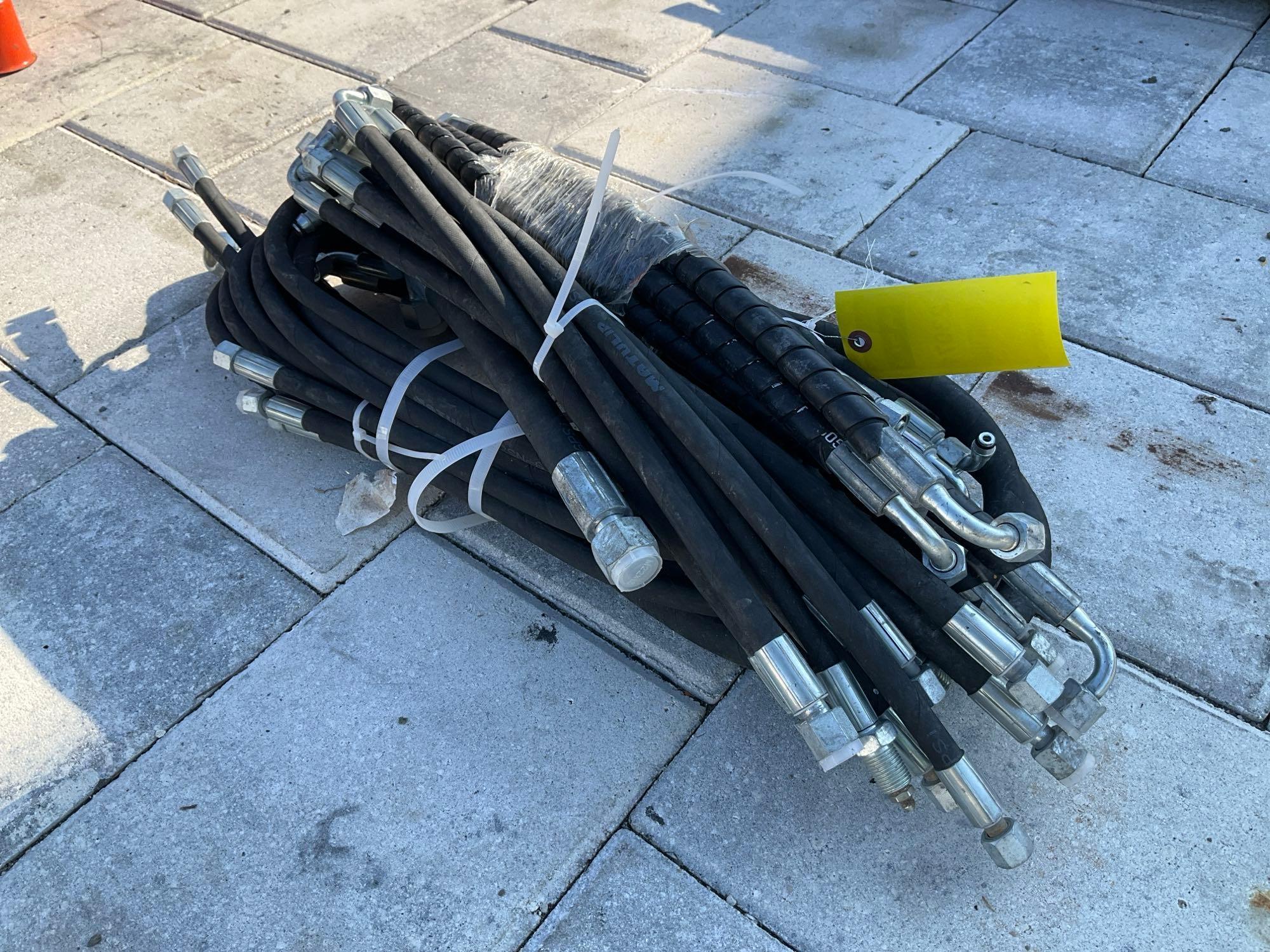 ( 1 ) BUNDLE OF UNUSED HYDRAULIC HOSES FOR EXCAVATOR