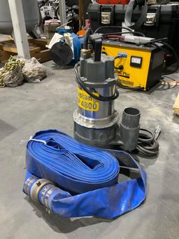 UNUSED 2in SUBMERSIBLE MUSTANG MP4800 PUMP WITH 50' HOSE