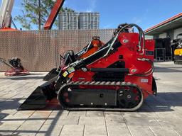 UNUSED 2025SDLOOL SKID STEER LOADER MODEL SL380R, GAS POWERED, ELECTRIC START, RUBBER TRACKS, BUCKE