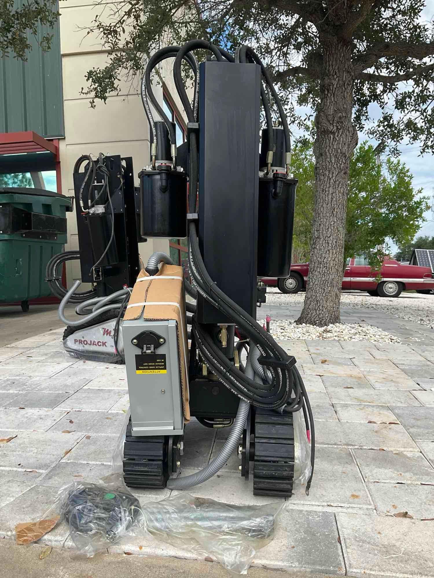 ( 1 ) UNUSEDPROJACK M2 TRAILER DOLLY, ELECTRIC , RUBBER TRACKS, REMOTE & TOOLS INCLUDED