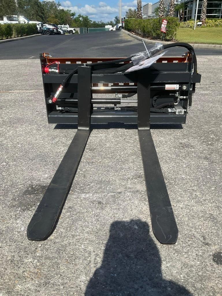 UNUSED 2025 WOLVERINE HYDRAULIC ADJUSTABLE PALLET FORK ATTACHMENT MODEL PFA-11-3300G FOR UNIVERSA...