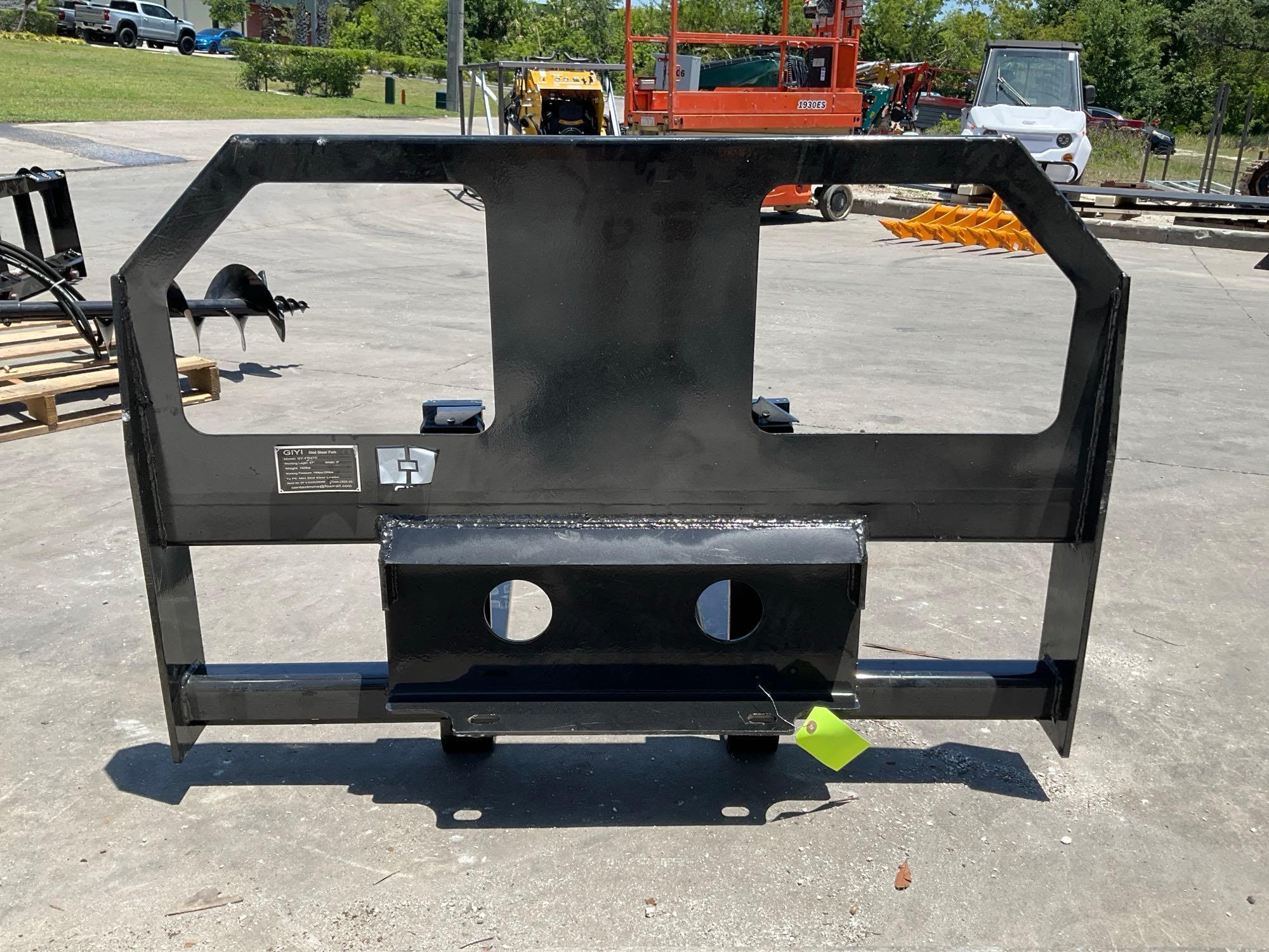 UNUSED 2025 GIYIGY-FR47C FORK ATTACHMENT FOR DINGO SKID STEER