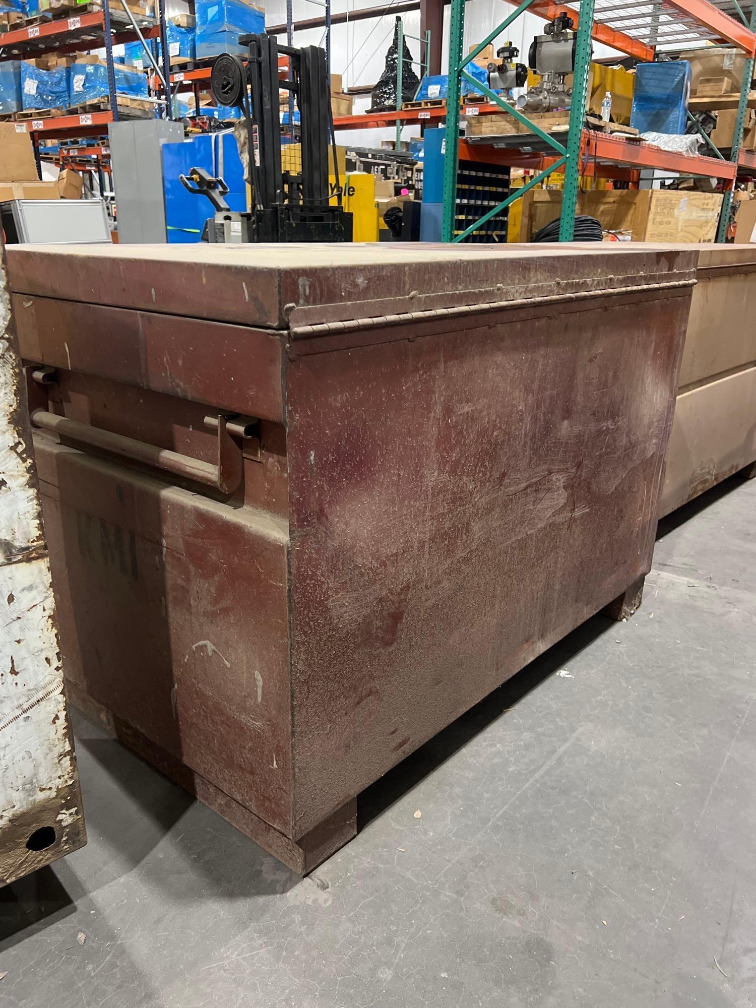 DETA CONSOLIDATION METAL INDUSTRIAL TOOL CHEST; APPROXIMATELY 48 IN L X 30 IN W X 34 IN T; CONTENTS