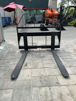 UNUSED KIVELPALLET FORK ATTACHMENT FOR UNIVERSAL SKID STEER, APPROX MAX CAPACITY 3500LBS