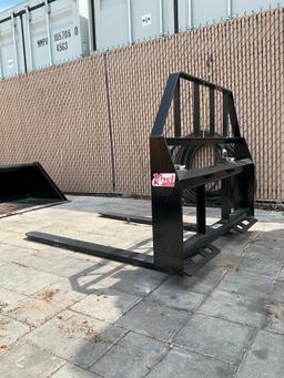 UNUSED KIVELPALLET FORK ATTACHMENT FOR UNIVERSAL SKID STEER, APPROX MAX CAPACITY 3500LBS