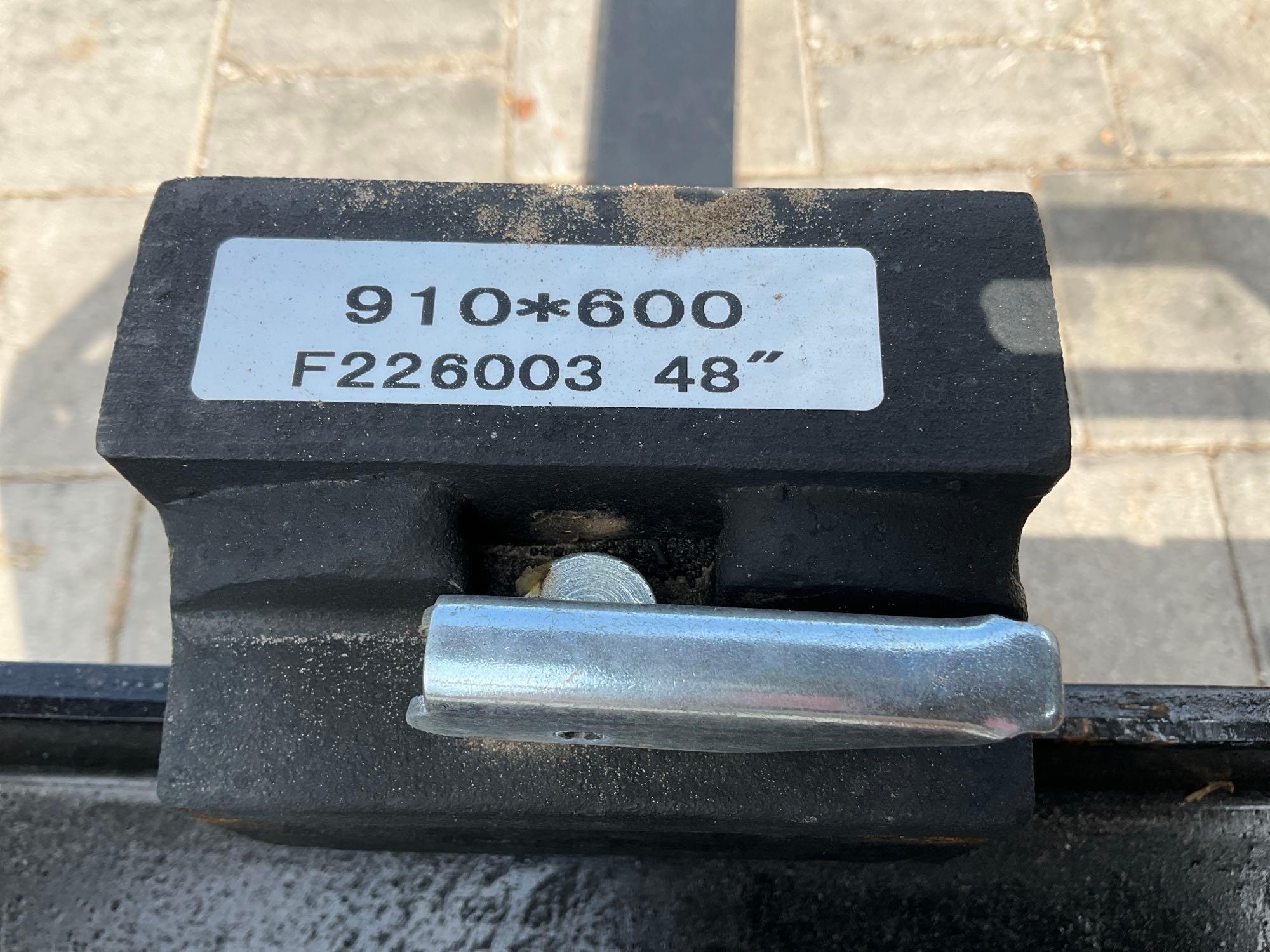 UNUSED KIVELPALLET FORK ATTACHMENT FOR UNIVERSAL SKID STEER, APPROX MAX CAPACITY 3500LBS
