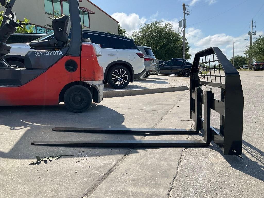 UNUSED 2025 GIYI FORK ATTACHMENT FOR SKID STEER , FORKS APPROX 60in LONG ( PLEASE NOTE STOCK PHOTOS