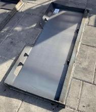 UNUSED YINTATECH 1/4in UNIVERSAL QUICK ATTACH MOUNT PLATE, APPROX 45in W