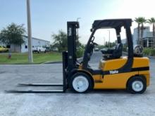 YALE FORKLIFT MODEL GLP060VXEGSE087, LP POWERED, APPROX MAX CAPACITY 5700LBS, MAX HEIGHT 181in, F...