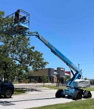 2014 GENIES-65TRAX BOOM LIFT, APPROX MAX PLATFORM HEIGHT 65FT, RUBBER TRACKS , RUNS & OPERATES