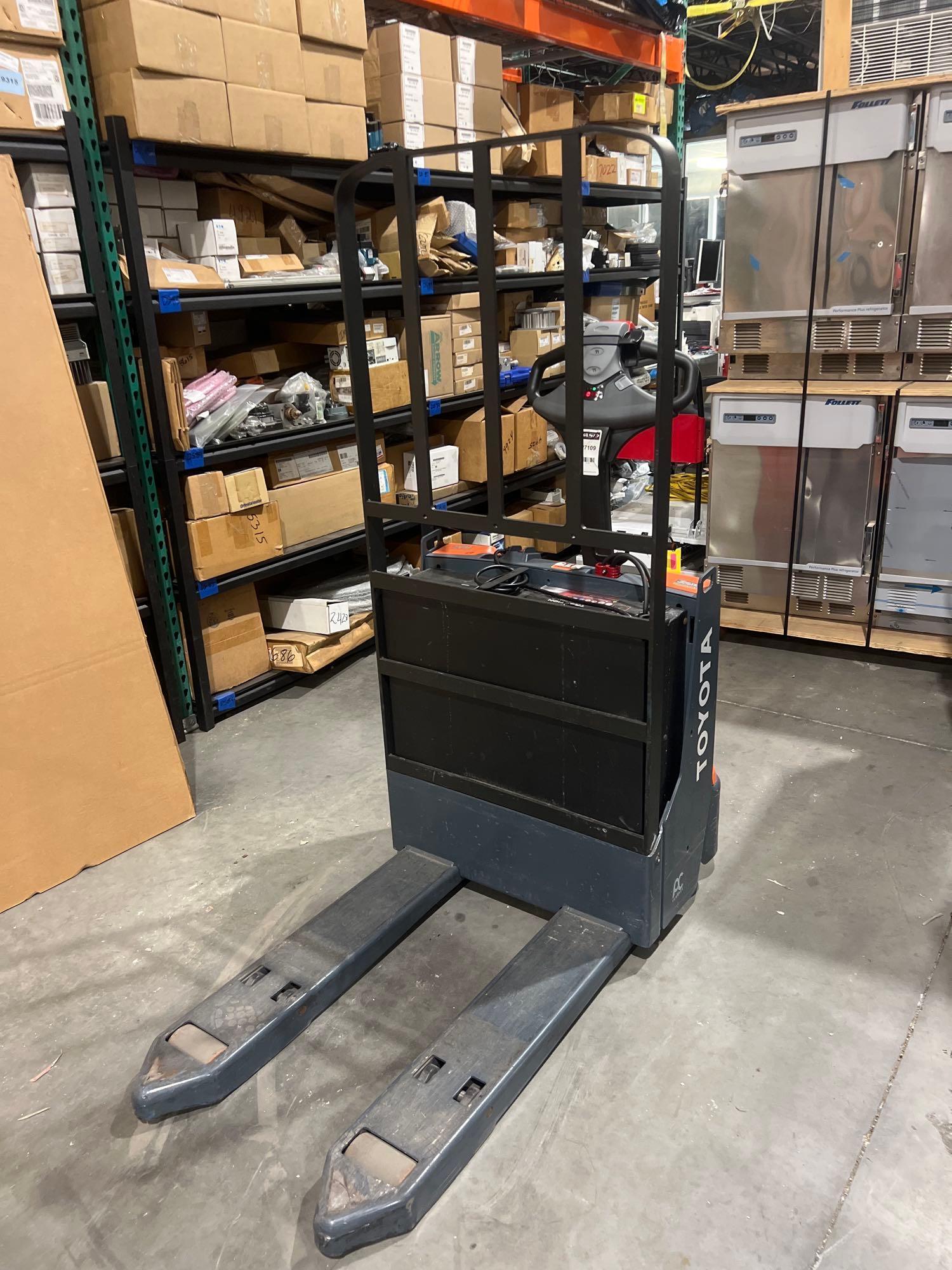 2024 TOYOTA PALLET JACK MODEL 8HBW23, ELECTRIC, 24V, MAX CAPACITY 4500LBS, LOW HRS SHOWING, BUILT...