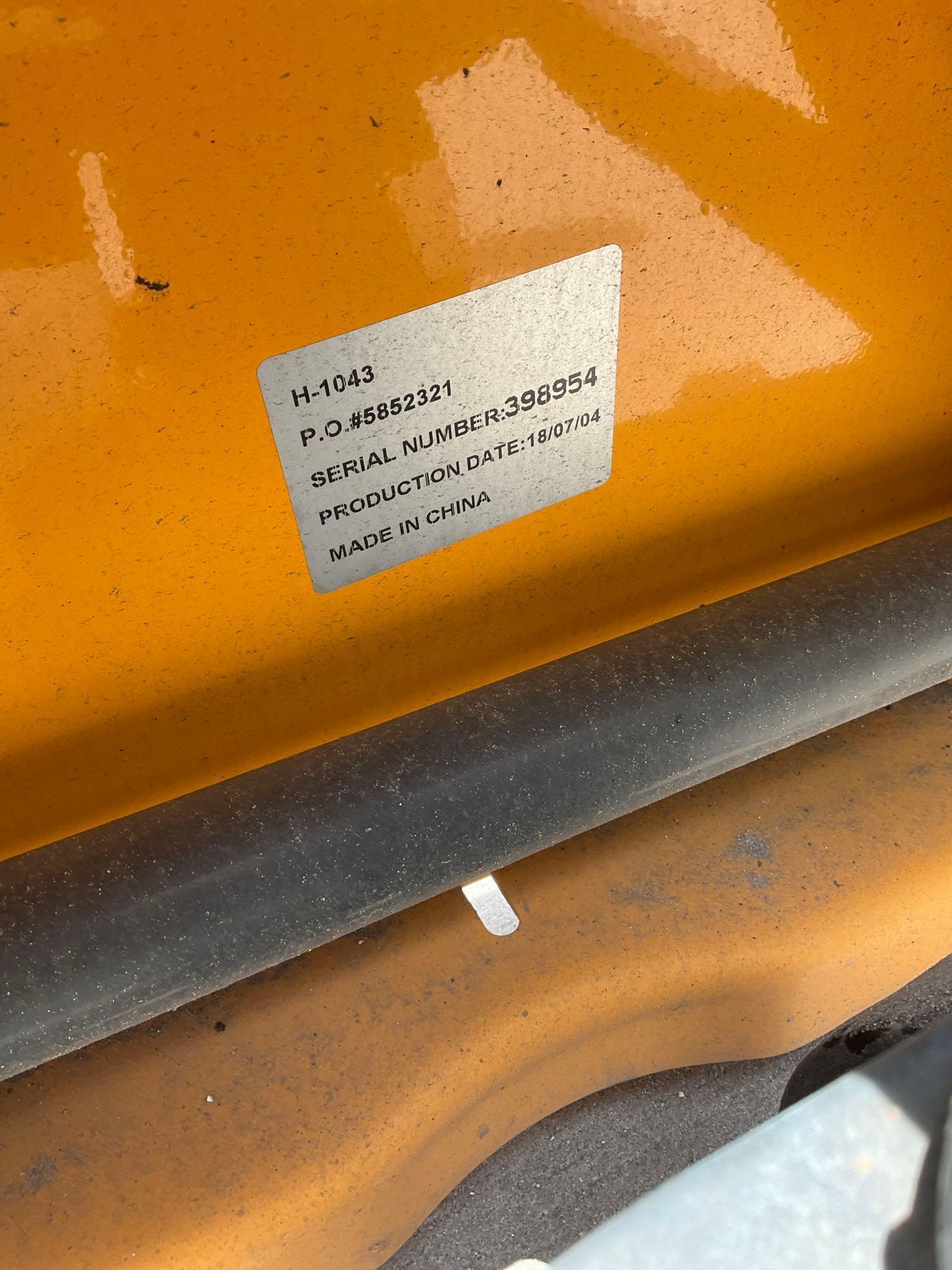 ULINE HYDRAULIC PALLET JACK MODEL H-1043, APPROX MAX CAPACITY 5500LBS