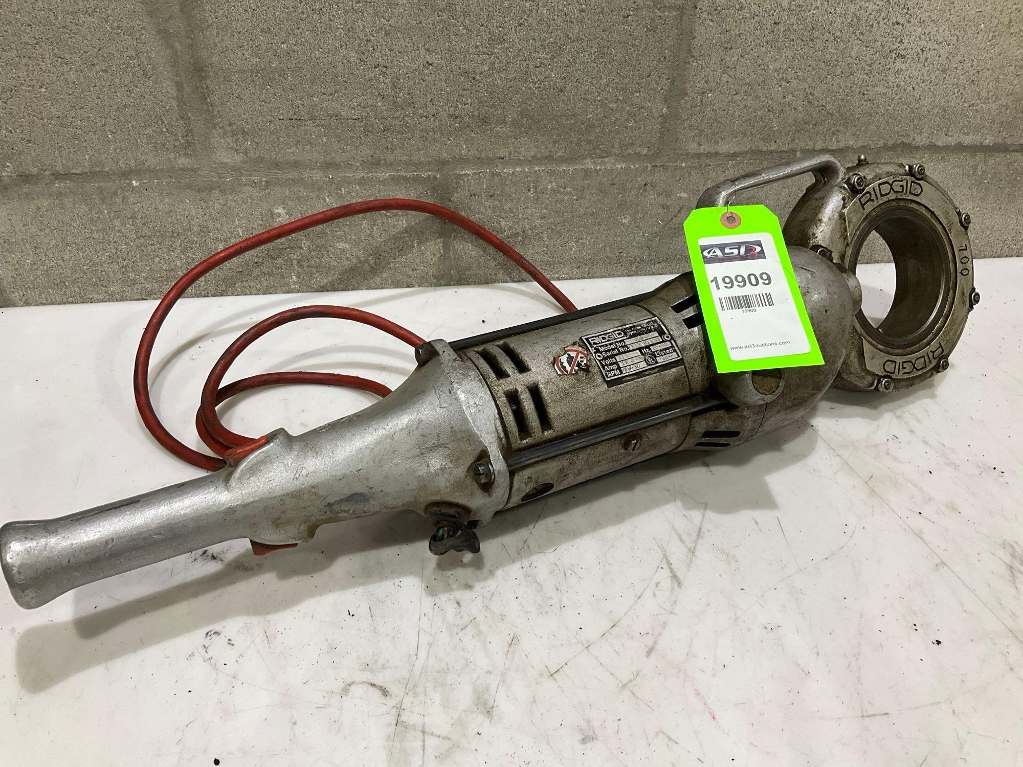 RIGID 700 POWER DRIVE PIPE THREADER; APPROXIMATELY 115 V, 25-60 HZ, 13.0 A, 20-30 RPM