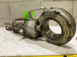 RIGID 700 POWER DRIVE PIPE THREADER; APPROXIMATELY 115 V, 25-60 HZ, 13.0 A, 20-30 RPM