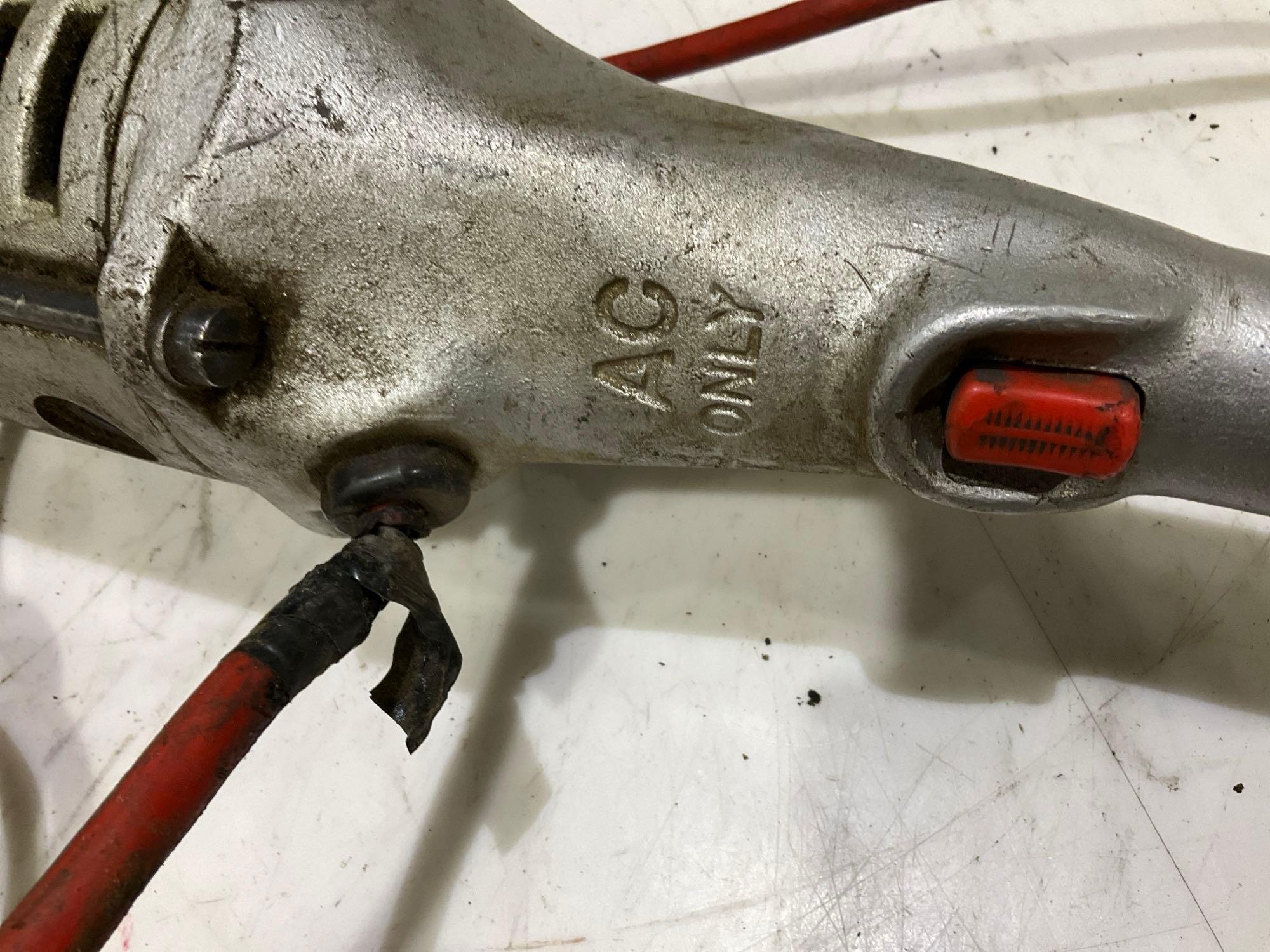 RIGID 700 POWER DRIVE PIPE THREADER; APPROXIMATELY 115 V, 25-60 HZ, 13.0 A, 20-30 RPM