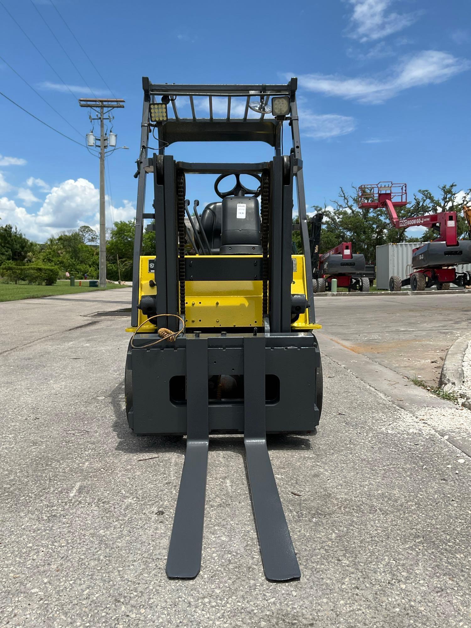 MITSUBISHI FORKLIFT MODEL FGC20K1, LP POWERED, APPROX MAX CAPACITY 4000LBS, APPROX MAX HEIGHT 80in,