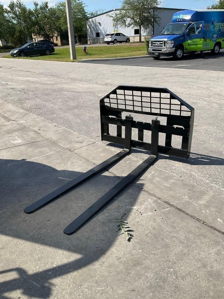 UNUSED 2025 GIYI FORK ATTACHMENT FOR SKID STEER , FORKS APPROX 60in LONG