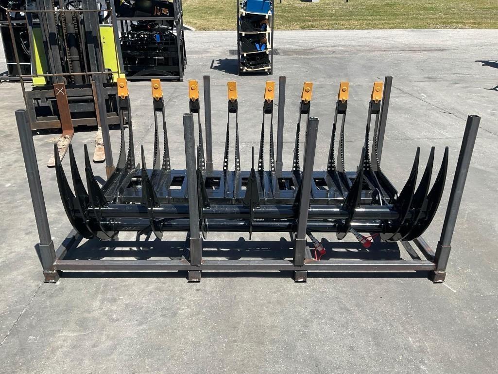 ( 1 ) UNUSED 2025 GIYI CURVED LOG GRABBER ATTACHMENT MODEL GY-CLG72C FOR SKID STEER, APPROX 72in