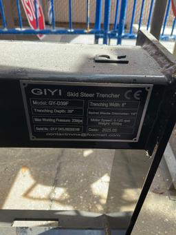 ( 1 ) UNUSED 2025 GIYI TRENCHER MODEL GY-D39F ATTACHMENT FOR UNIVERSAL SKID STEER(PLEASE NOTE STOCK