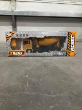 UNUSED TOY ENGINEERING WHEEL DRIVE 8 CHANNEL REMOTE MIXING TRUCK