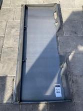 UNUSED YINTATECH 1/4in UNIVERSAL QUICK ATTACH MOUNT PLATE, APPROX 45in W