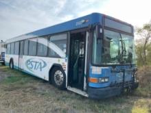 2005GILLIG CORP LOW FLOOR BUS MODEL G29D102N4, DIESEL, APPROX CAPACITY 40 + 42 PASSENGERS, APPROX G